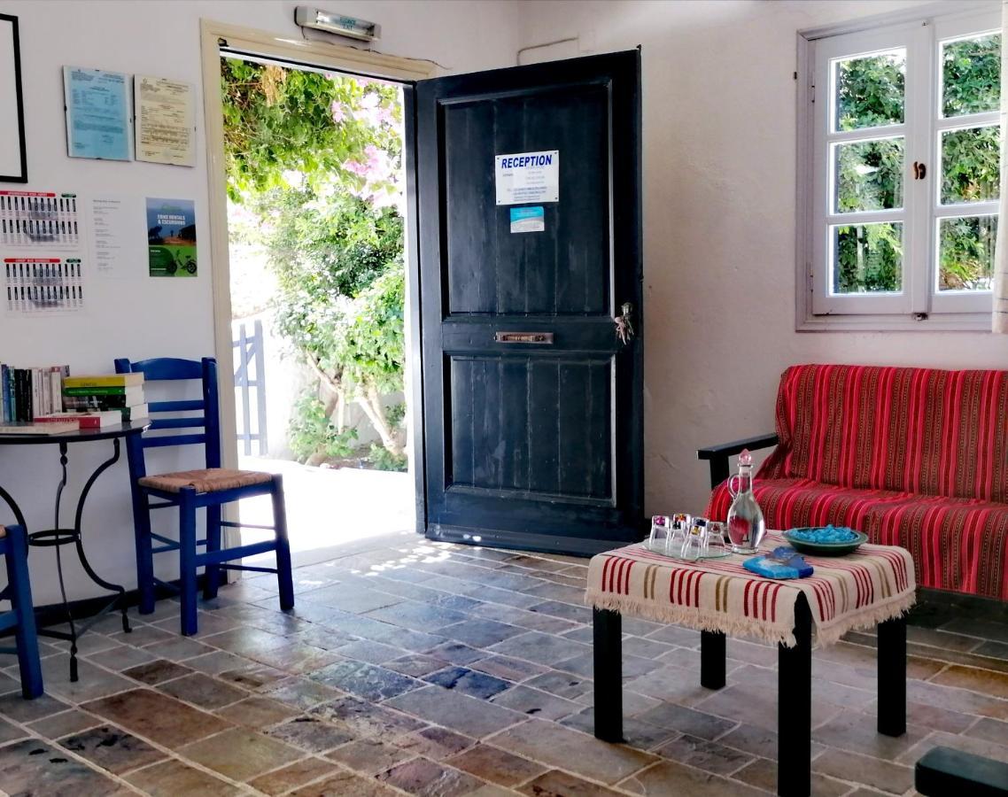 Utopia Hotel Apartments Agia Marina  Dış mekan fotoğraf