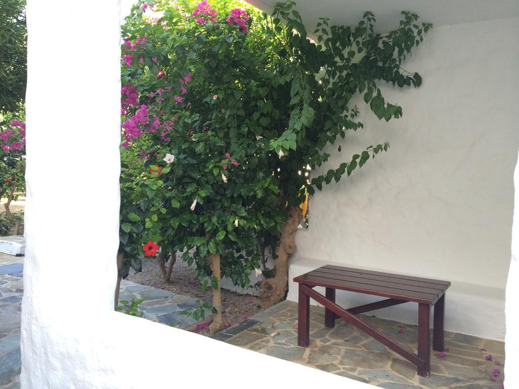 Utopia Hotel Apartments Agia Marina  Dış mekan fotoğraf