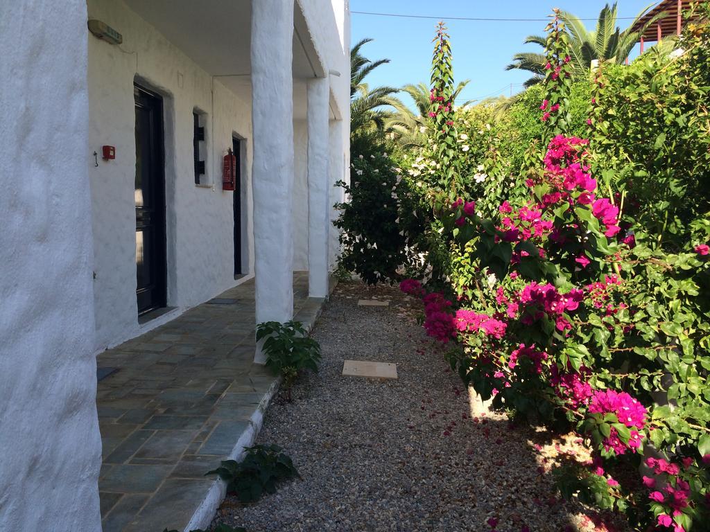 Utopia Hotel Apartments Agia Marina  Dış mekan fotoğraf