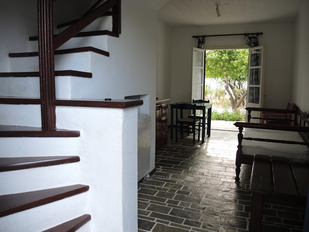Utopia Hotel Apartments Agia Marina  Oda fotoğraf